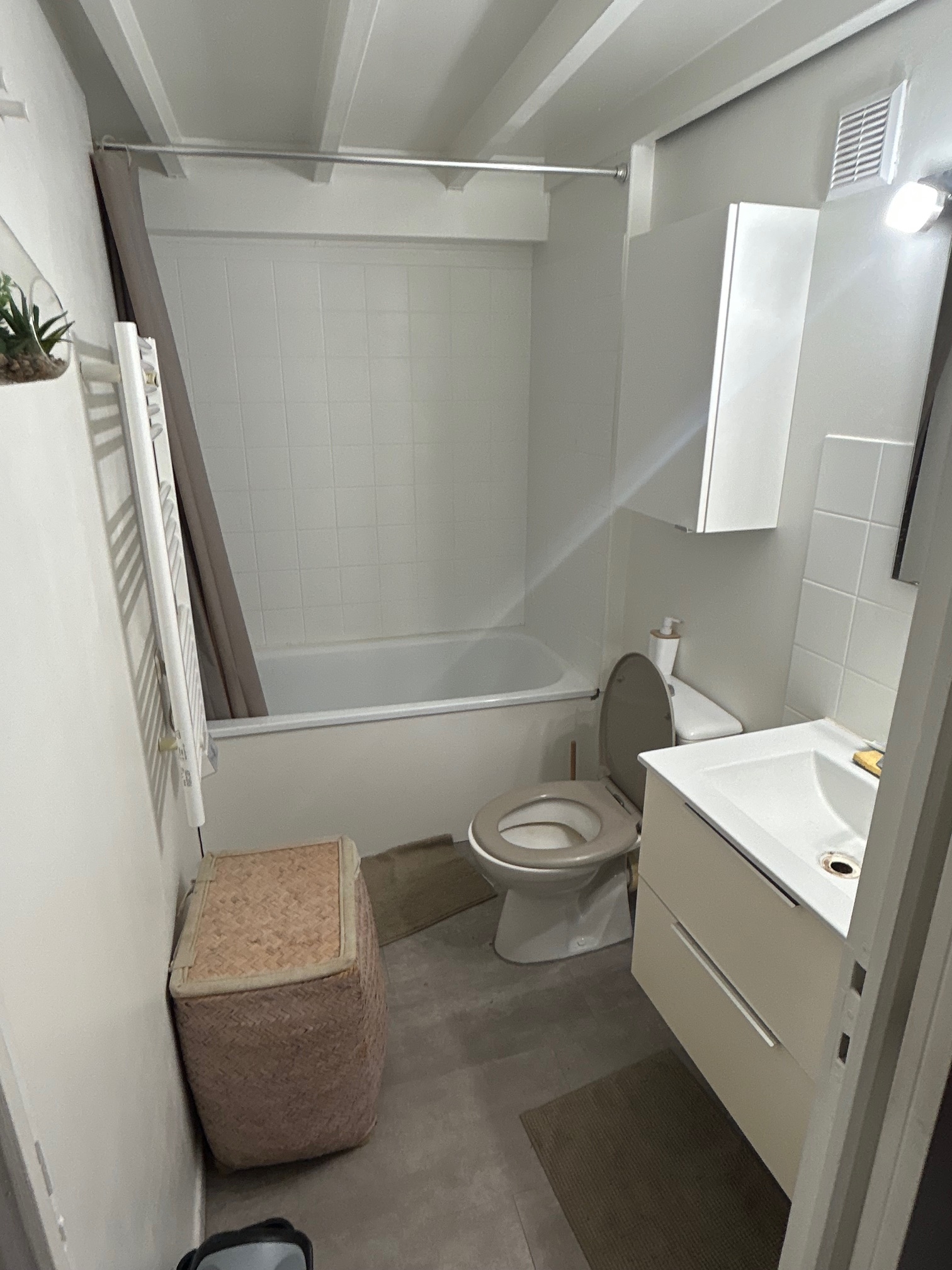 73948339419__894627B3-DD7B-43E2-947E-50F3D044CB99