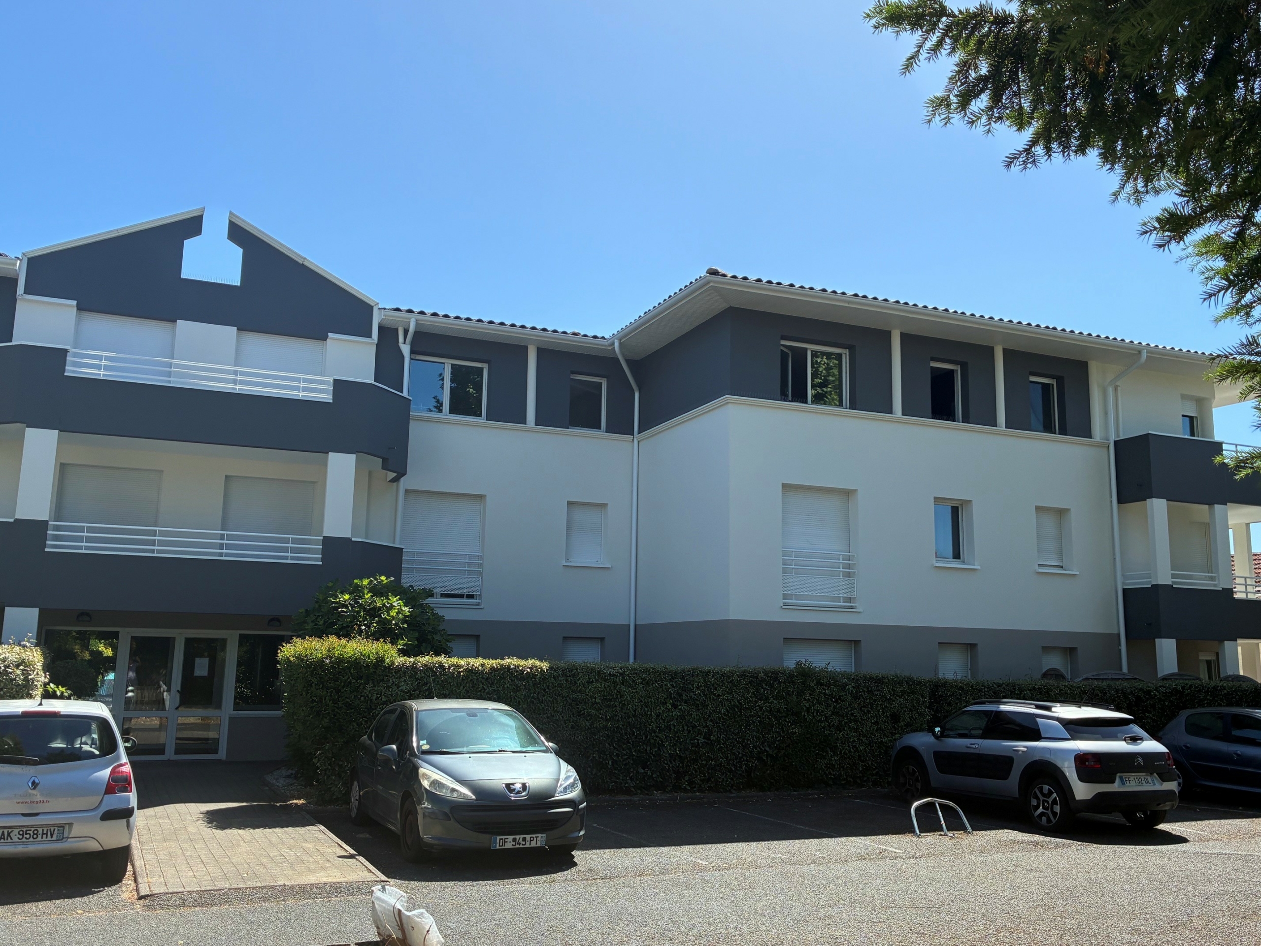 FACADE